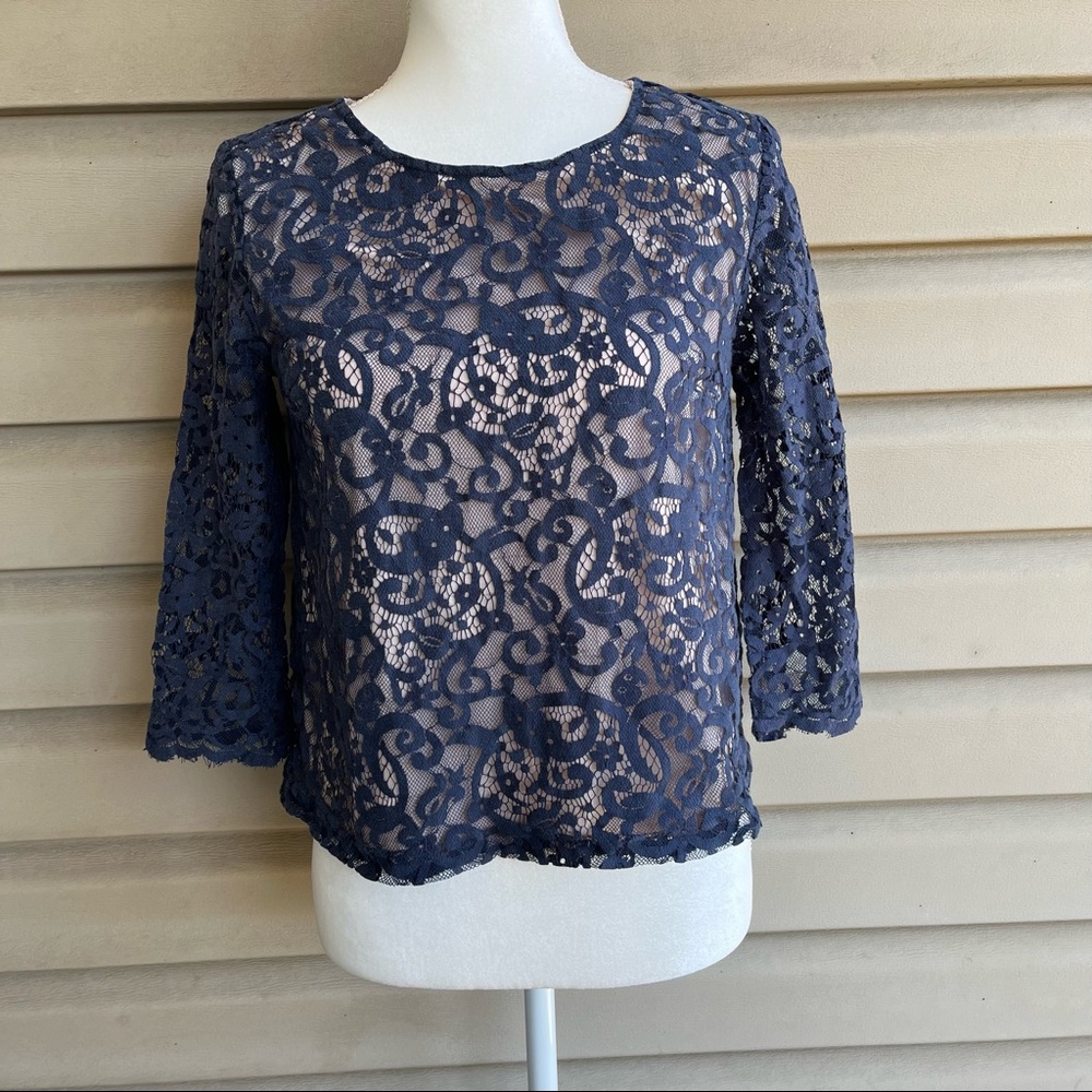 •H&M• Navy Lace 3/4 Sleeve Button Back Blouse - Size Small